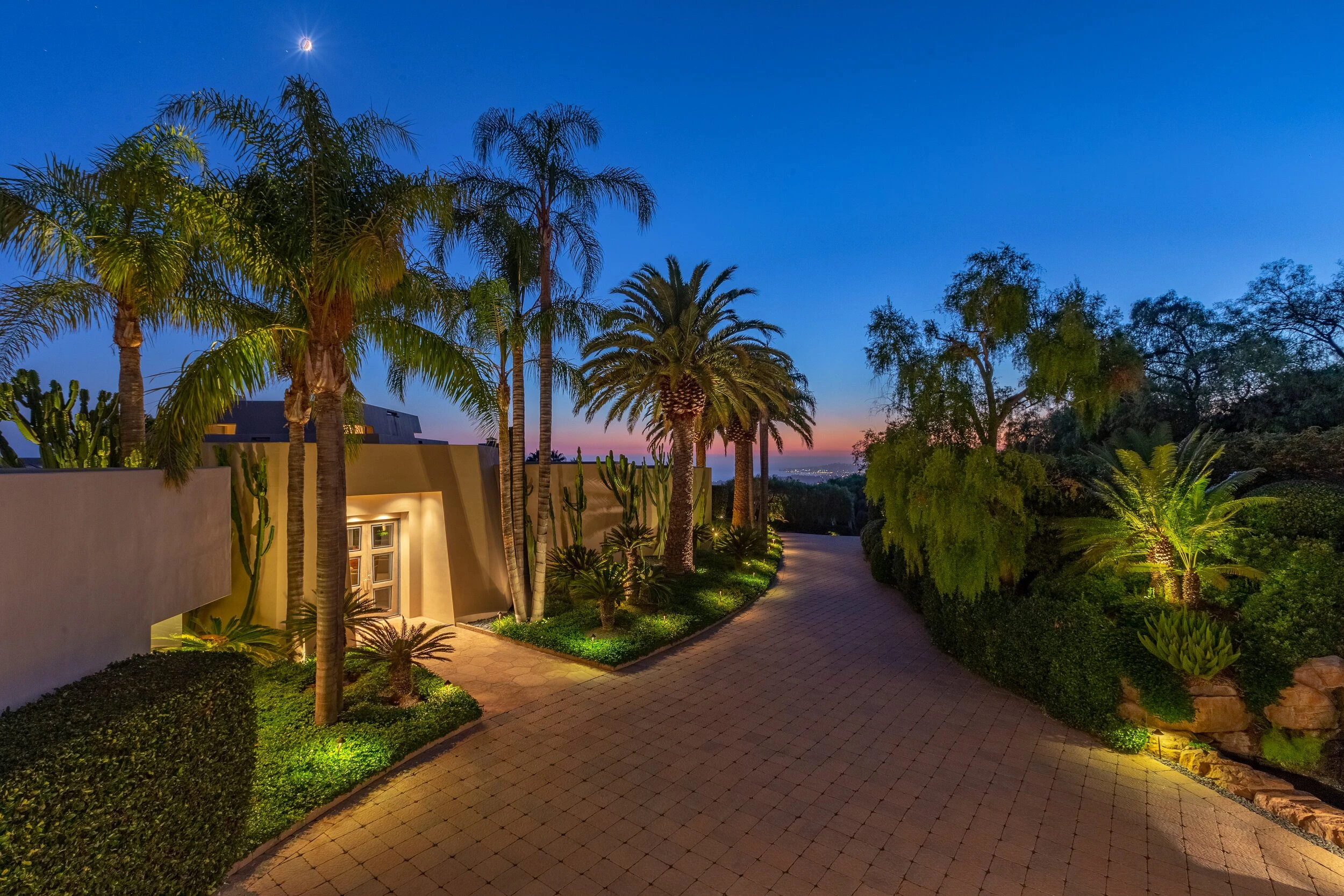 Exterior Photography by Roy