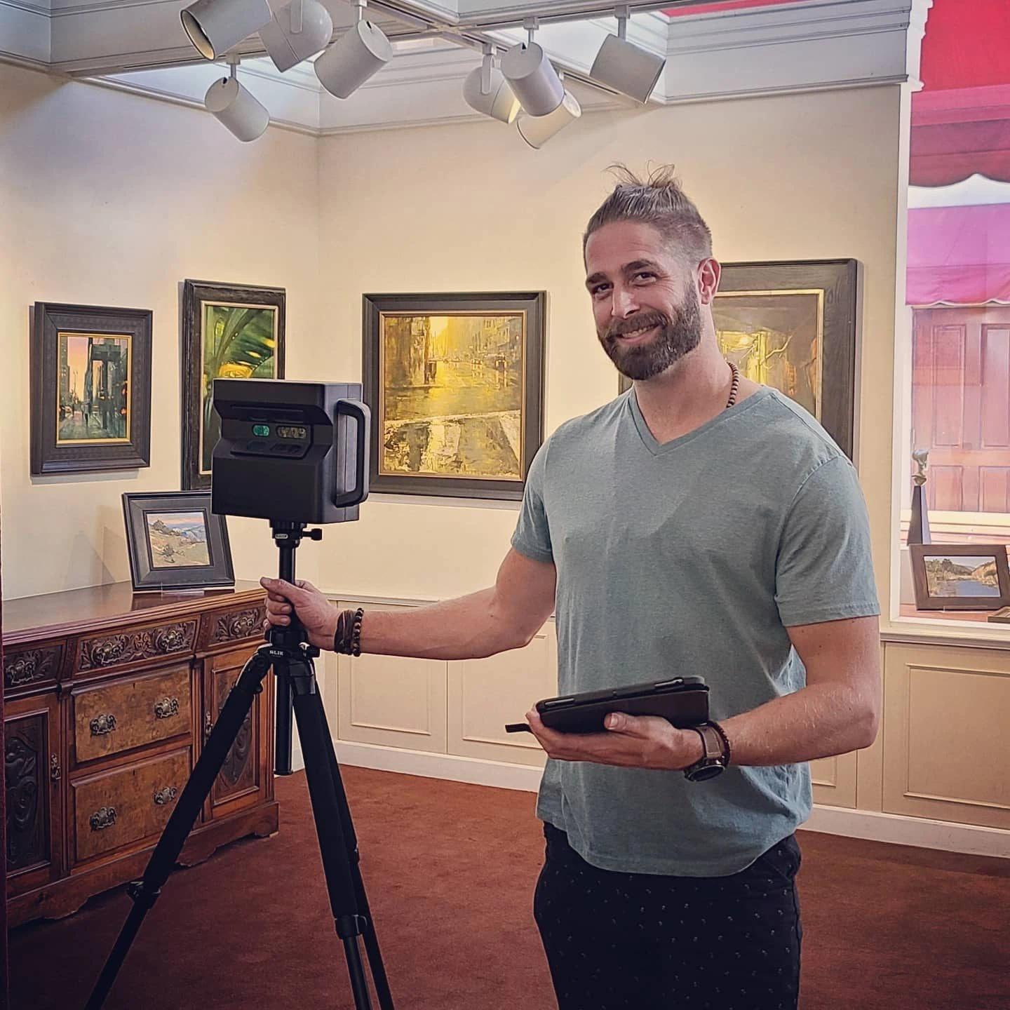 Roy — Founder of Acute Angle Studio
